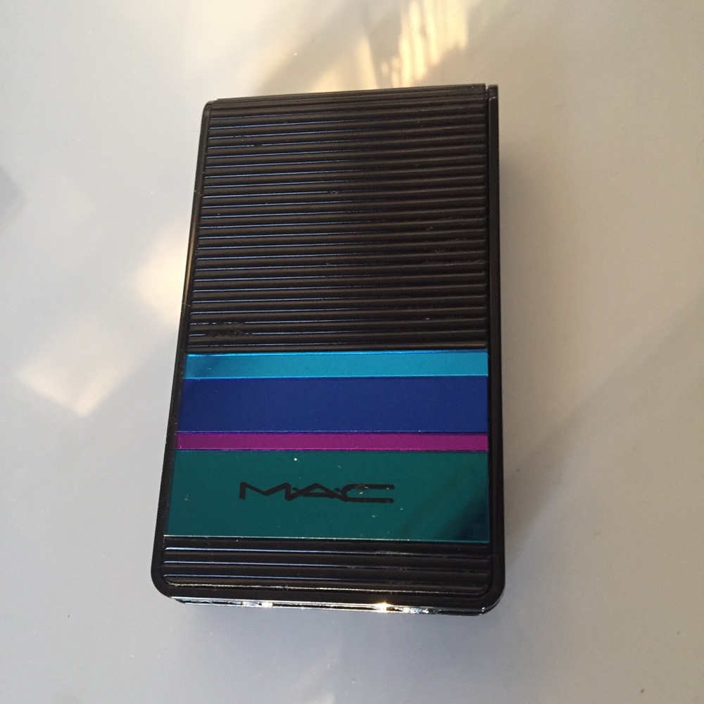 Mac nudes “enchanted eves” palette